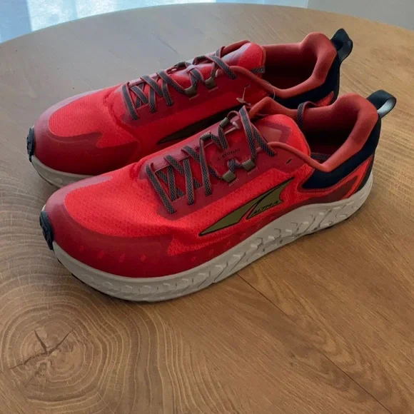 Altra Outroad 2 Sample - Picture 2 of 4